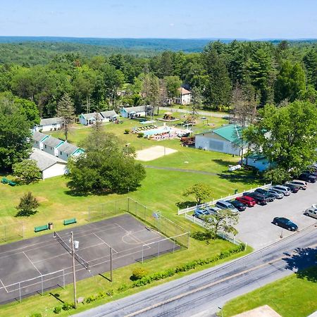 Chestnut Grove Family Resort 마운트포코노 외부 사진