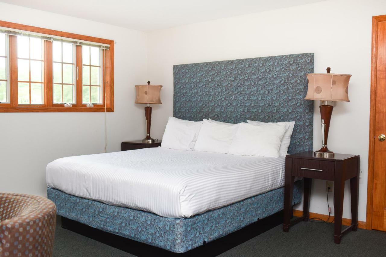 Chestnut Grove Family Resort 마운트포코노 외부 사진