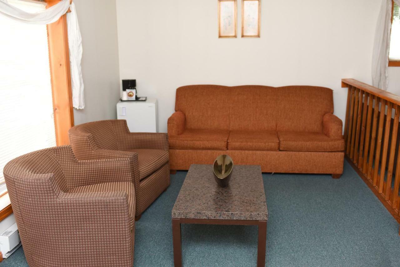 Chestnut Grove Family Resort 마운트포코노 외부 사진