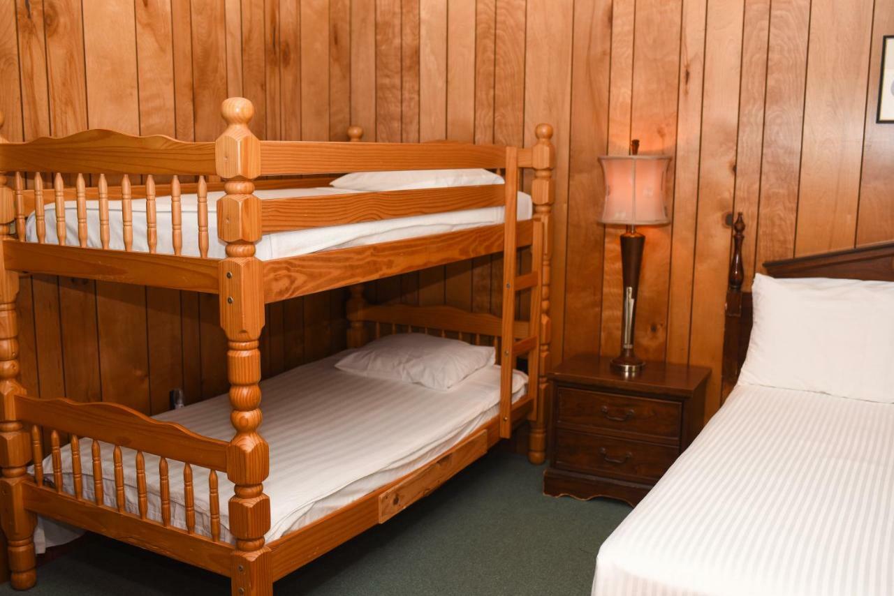 Chestnut Grove Family Resort 마운트포코노 외부 사진