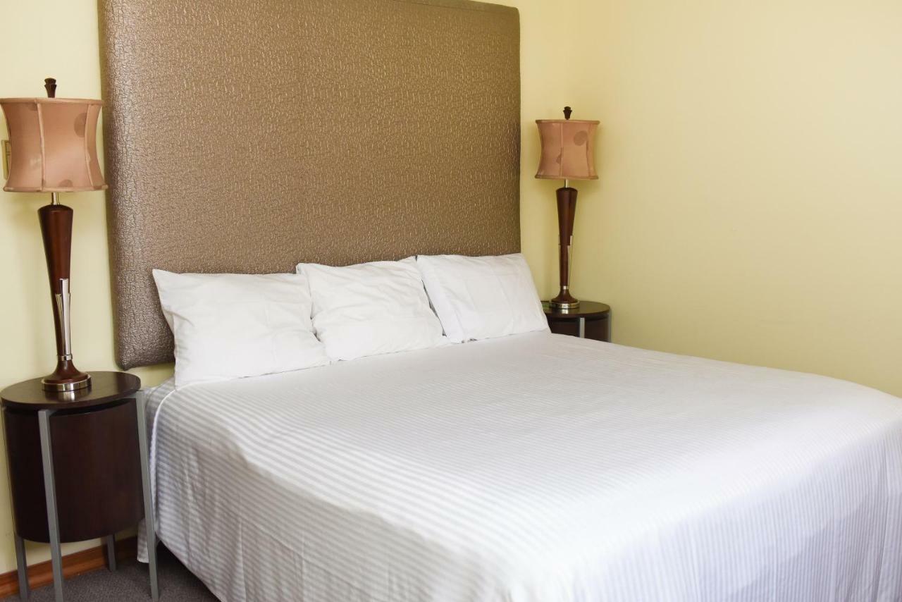 Chestnut Grove Family Resort 마운트포코노 외부 사진