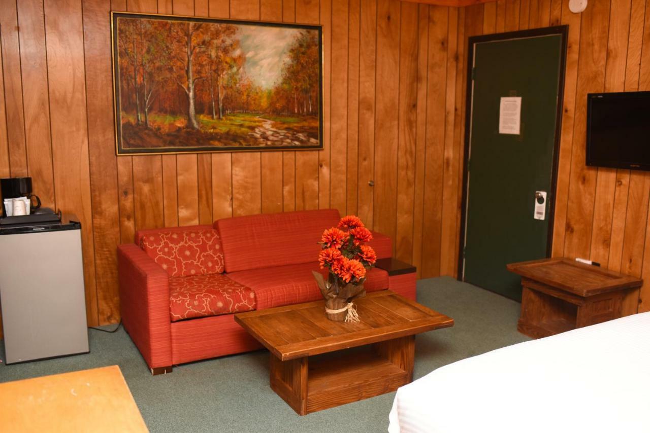 Chestnut Grove Family Resort 마운트포코노 외부 사진