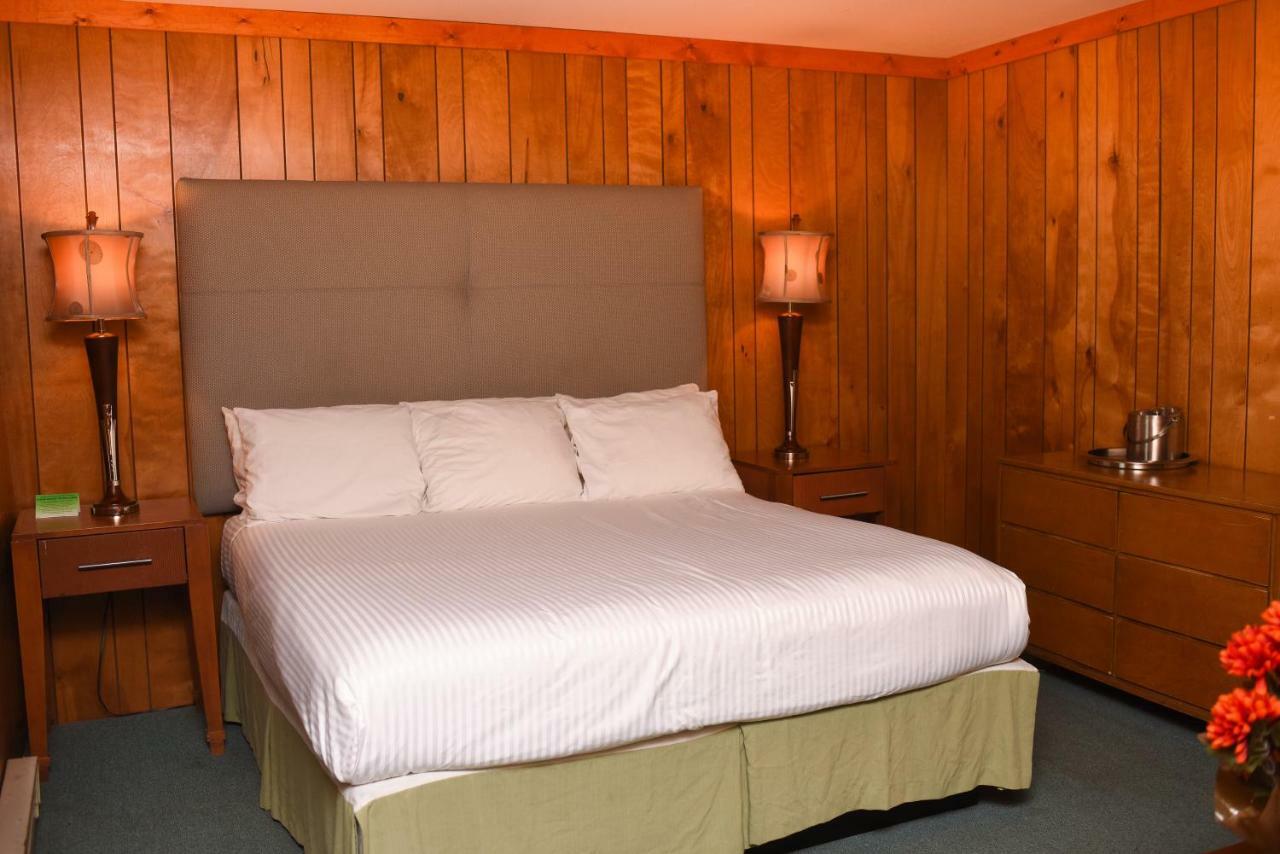 Chestnut Grove Family Resort 마운트포코노 외부 사진