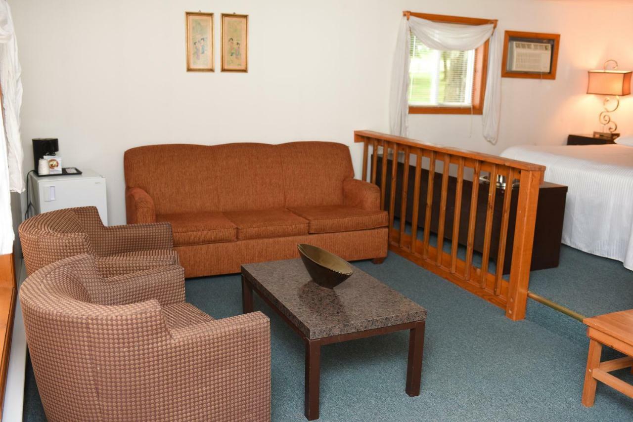 Chestnut Grove Family Resort 마운트포코노 외부 사진