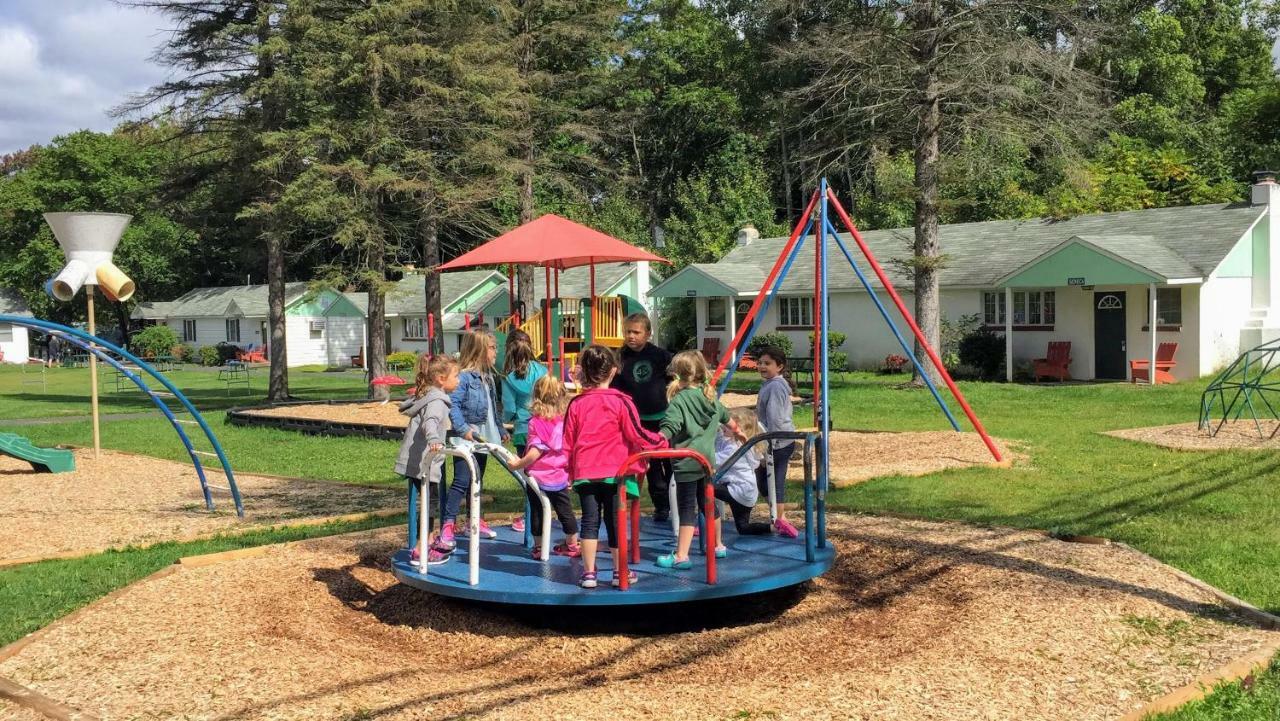 Chestnut Grove Family Resort 마운트포코노 외부 사진