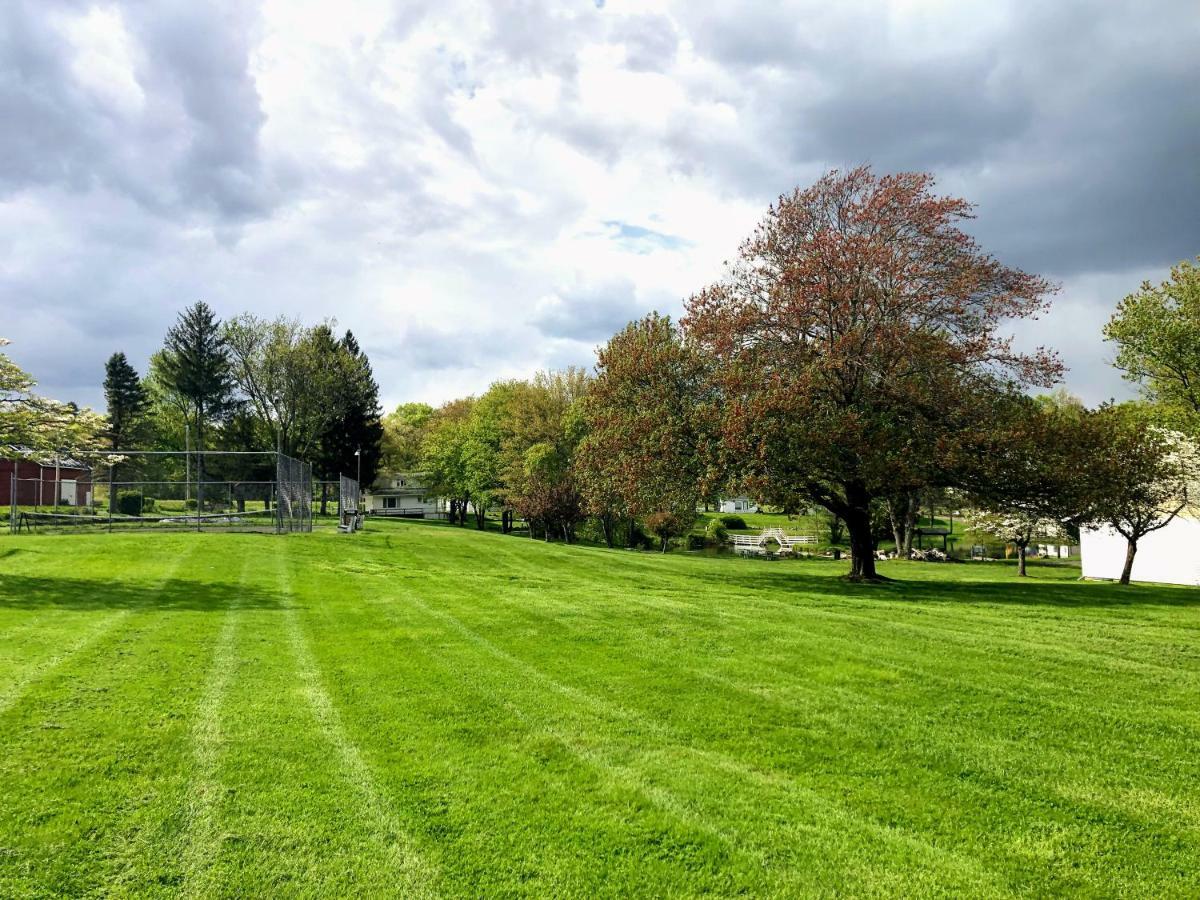 Chestnut Grove Family Resort 마운트포코노 외부 사진